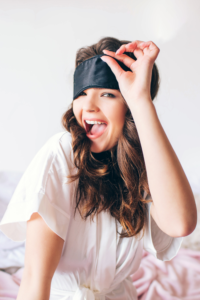 Energy-boosting morning tips. Worst morning habits to avoid. How to wake up feeling refreshed.