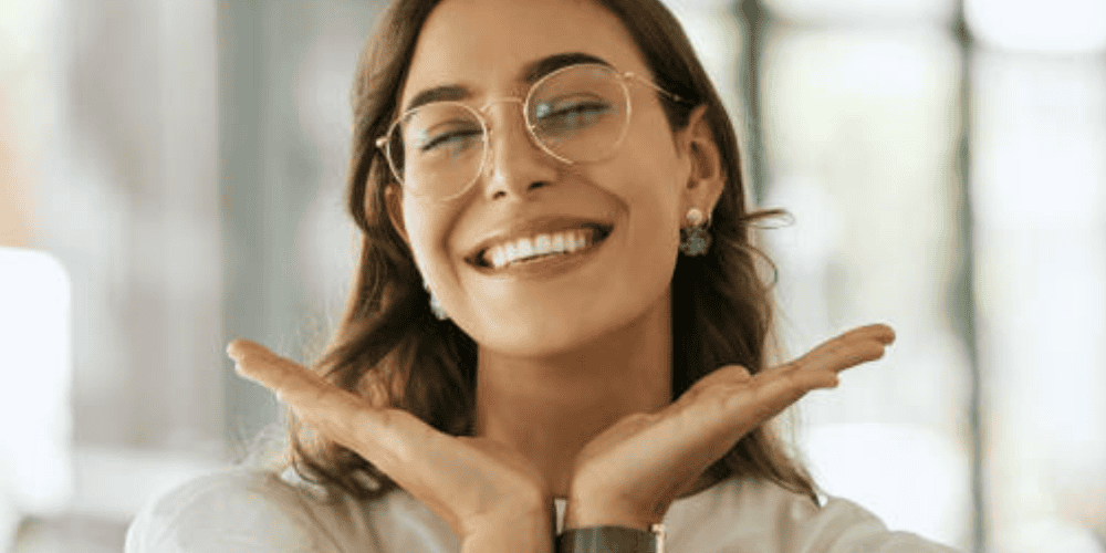 female with a growth mindset staying positive.
